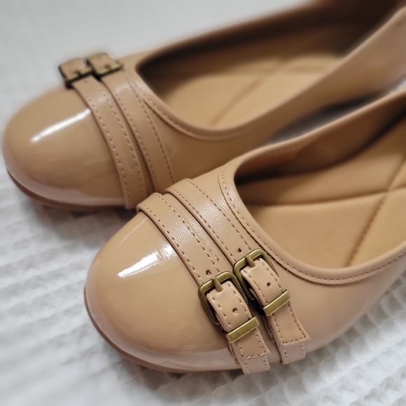 Bass Women's Size: 7.5 M Go-to comfort slip on nude Flats - Picture 5 of 11